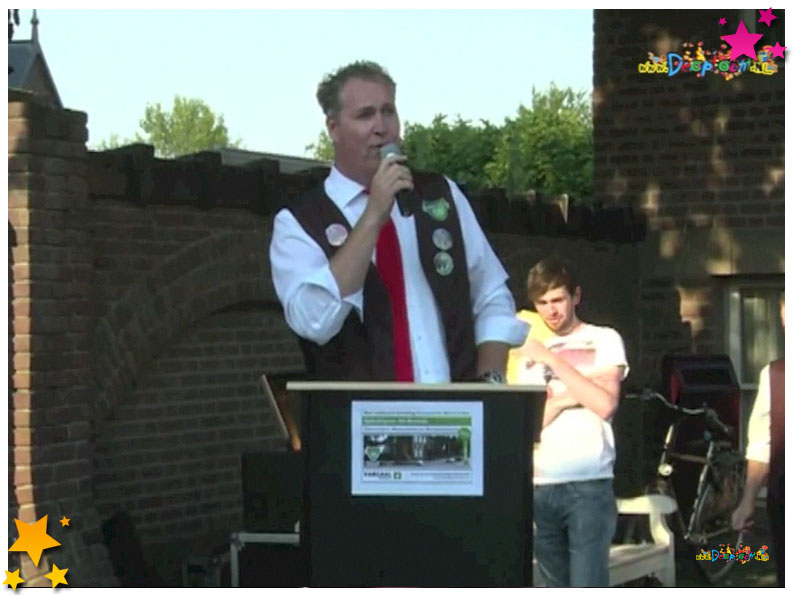 Onthulling monument tijdens 55 jaar Moesland - 2013