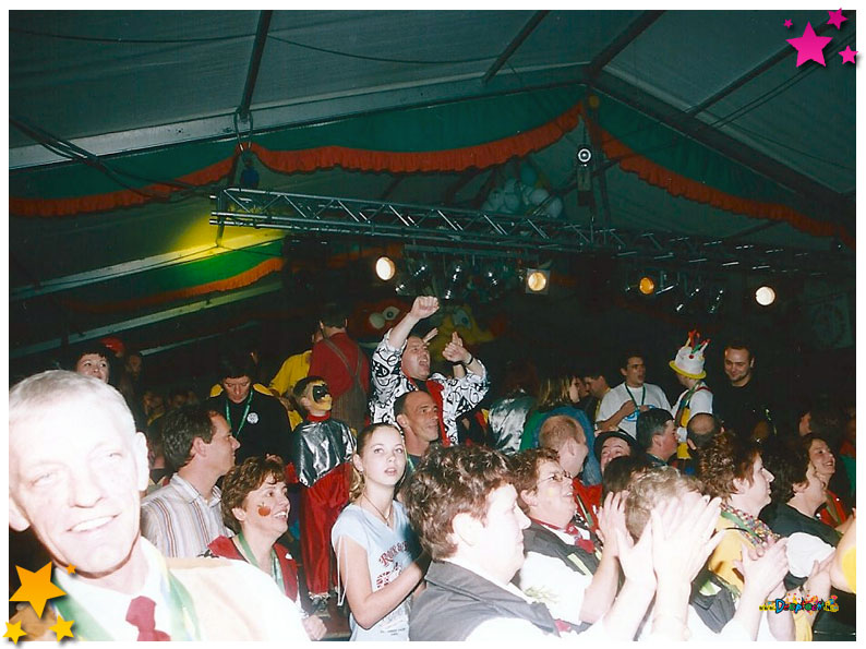 Feest in de tent op het Europaplein - 2002 Schaijk