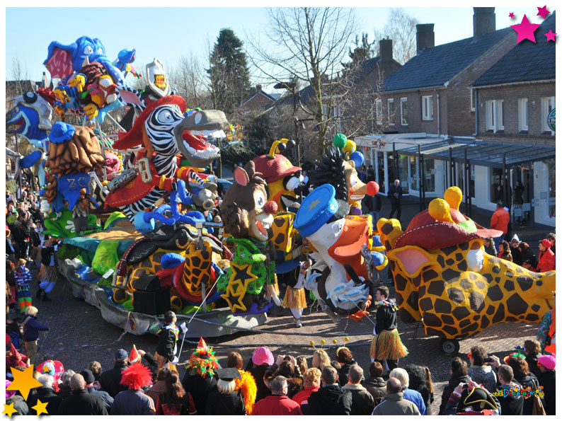 Langste wagen optocht Schaijk gemaakt door Vur Mekoar