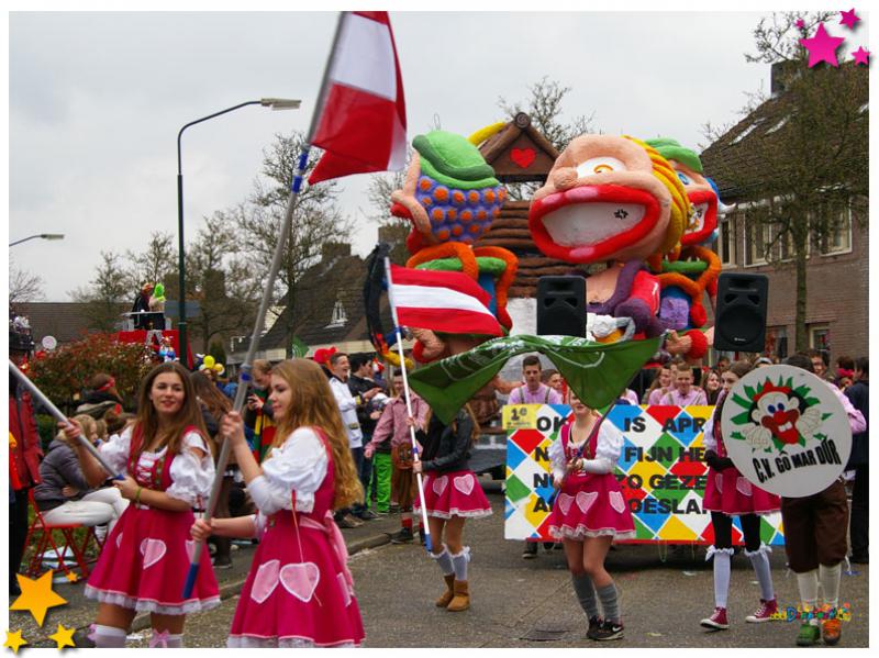 Moeslandse jeugdoptocht weer prachtig!