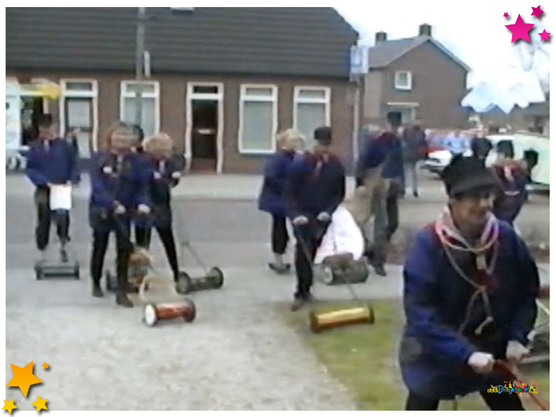 Auwzum tijdens de optocht van Schaijk | 1997