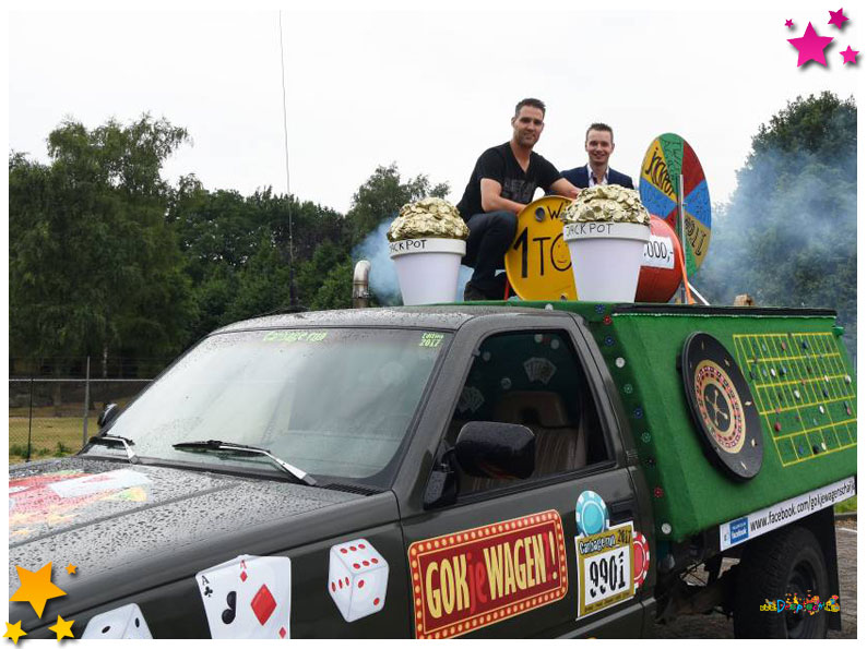 Opnieuw Schaijks team in knotsgekke Carbage Run