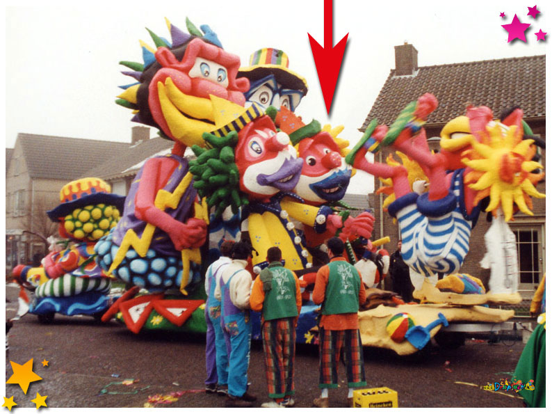 Wist je dat in 1999 én 2005 Moi Gekloi een kopie van de clown van de Petosiestampers heeft gemaakt?