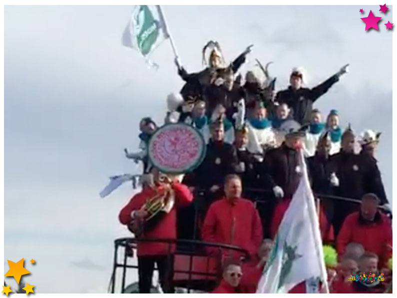 Hakken op de prinsenwagen tijdens de optocht op Moesmoandag - 2019