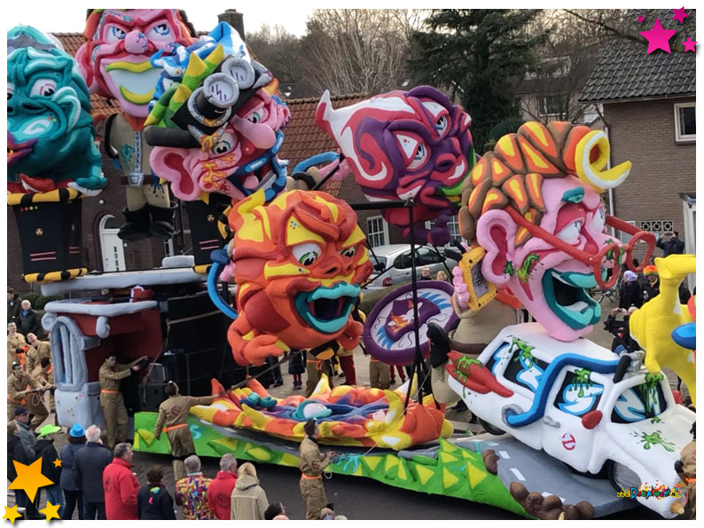 Gedeelte van de optocht van Schaijk vanaf de Prinsenwagen - 2019