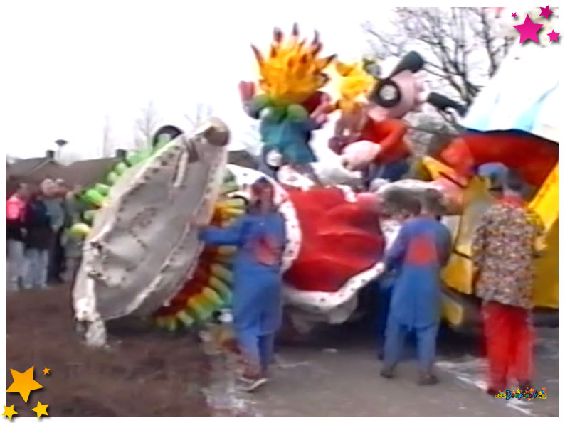 Afbreken pop Zot Gefrot tijdens optocht Schaijk 1998