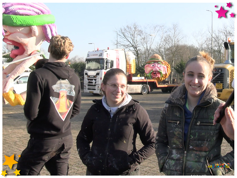 Opbouwen wagens optocht Schaijk 2025